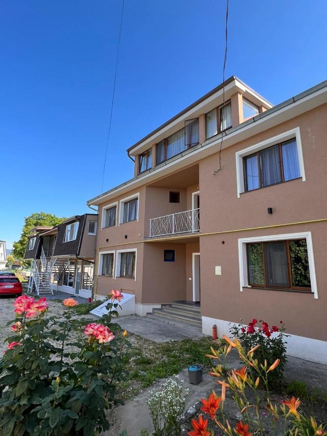 Premont Studios Ghimbav Dış mekan fotoğraf