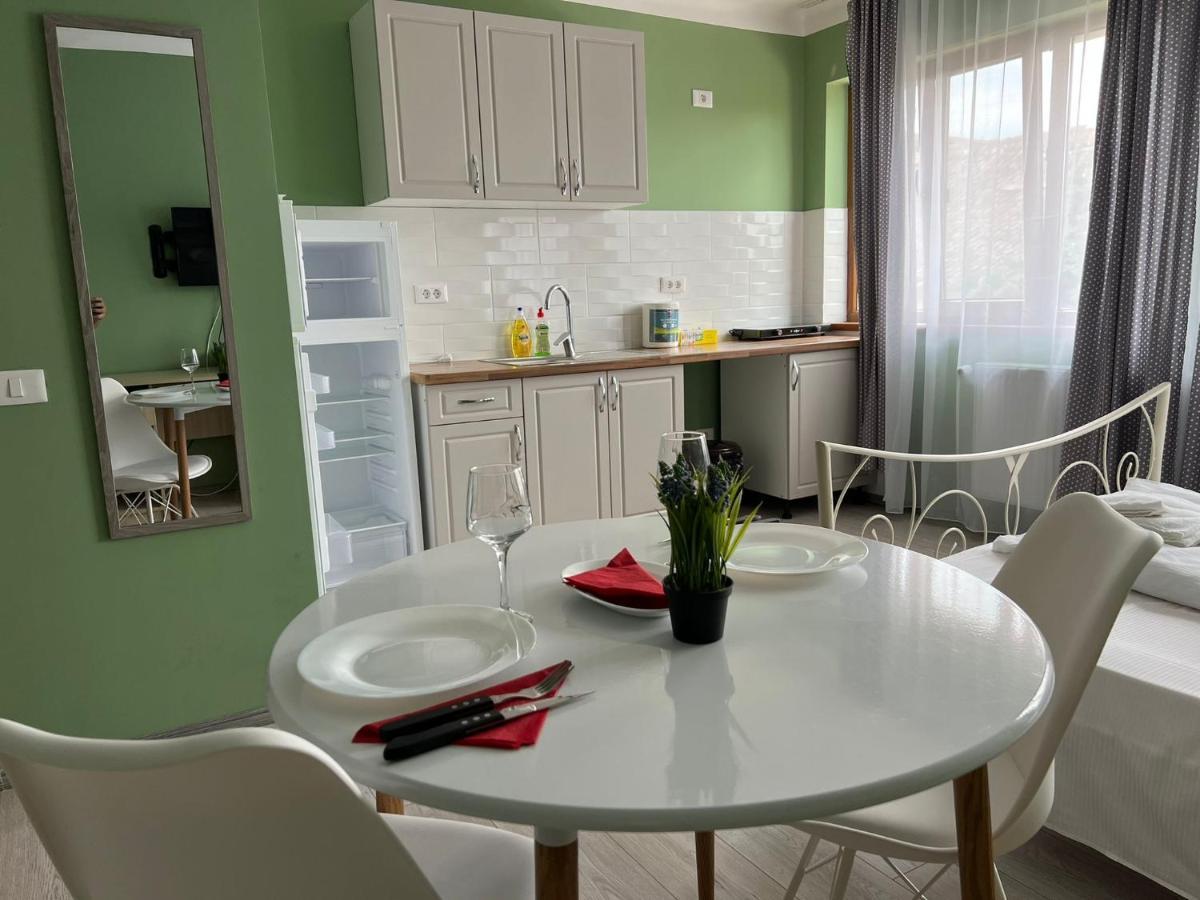 Premont Studios Ghimbav Dış mekan fotoğraf