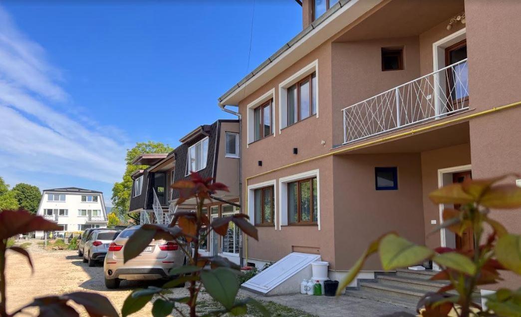 Premont Studios Ghimbav Dış mekan fotoğraf