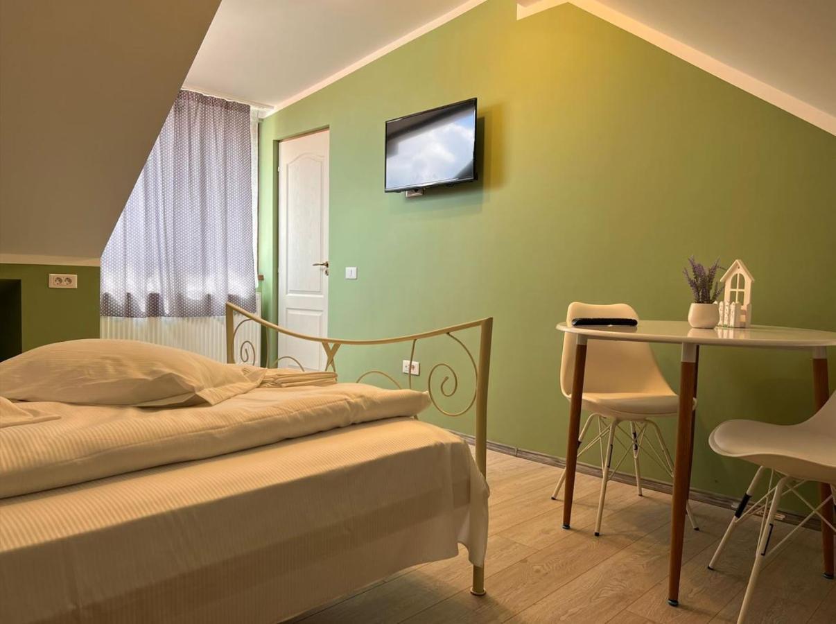 Premont Studios Ghimbav Dış mekan fotoğraf