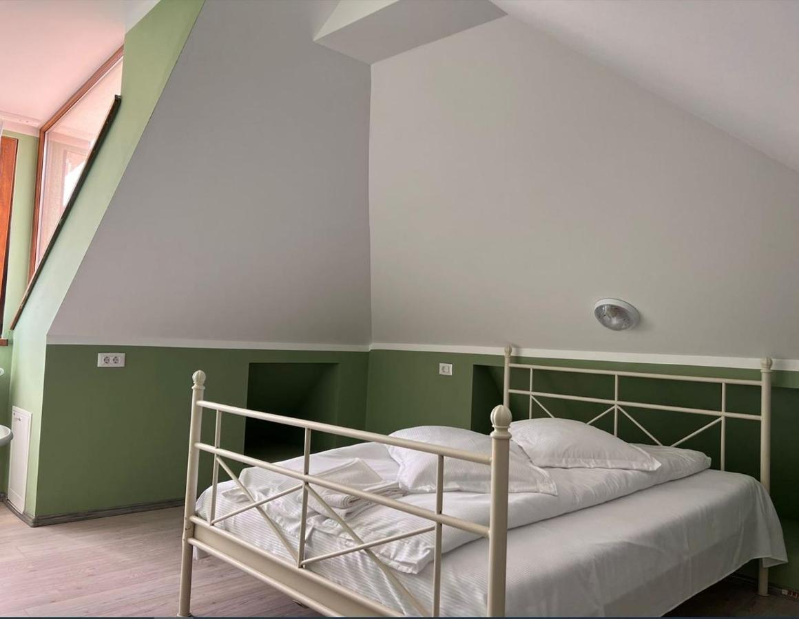 Premont Studios Ghimbav Dış mekan fotoğraf