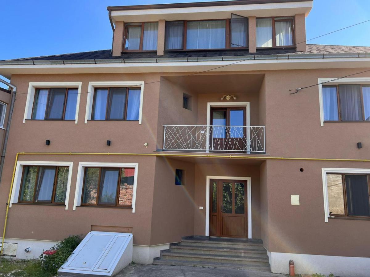 Premont Studios Ghimbav Dış mekan fotoğraf