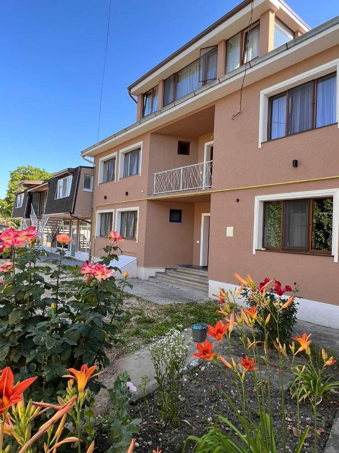Premont Studios Ghimbav Dış mekan fotoğraf