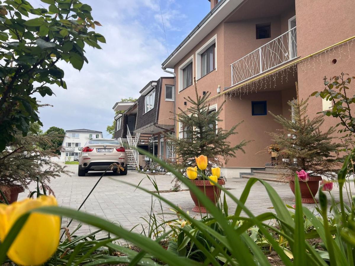 Premont Studios Ghimbav Dış mekan fotoğraf