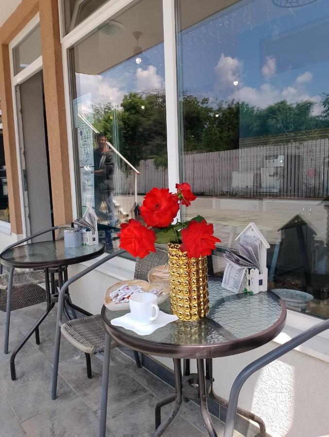 Premont Studios Ghimbav Dış mekan fotoğraf